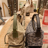Ziva's Charm handbag – detail view (21cm*17cm*12.5cm)