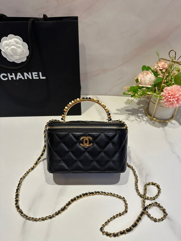 Ziva's Charm handbag – interior view (one versatile size)