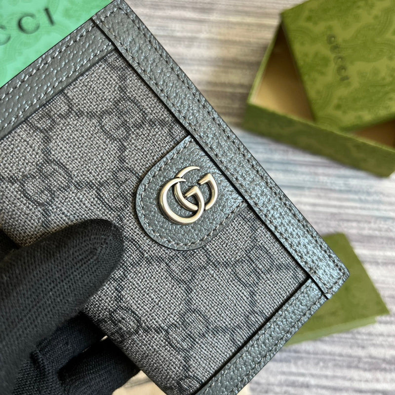 Handle and strap detail of refined statement women's handbag – women's luxury handbag