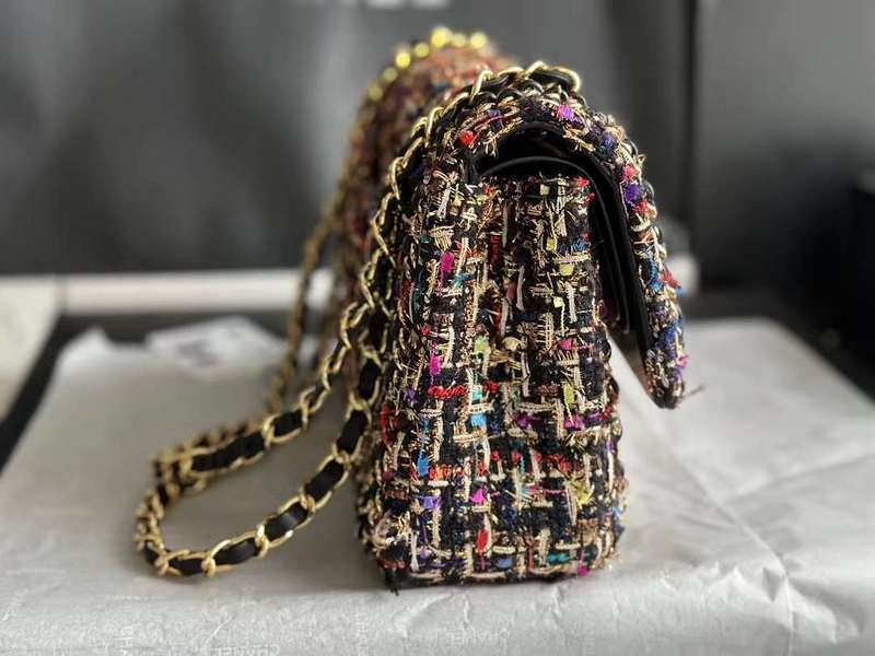 Zivas Charm Understated Luxury Everyday Handbag (Elevated Daily Companion) – Detail View