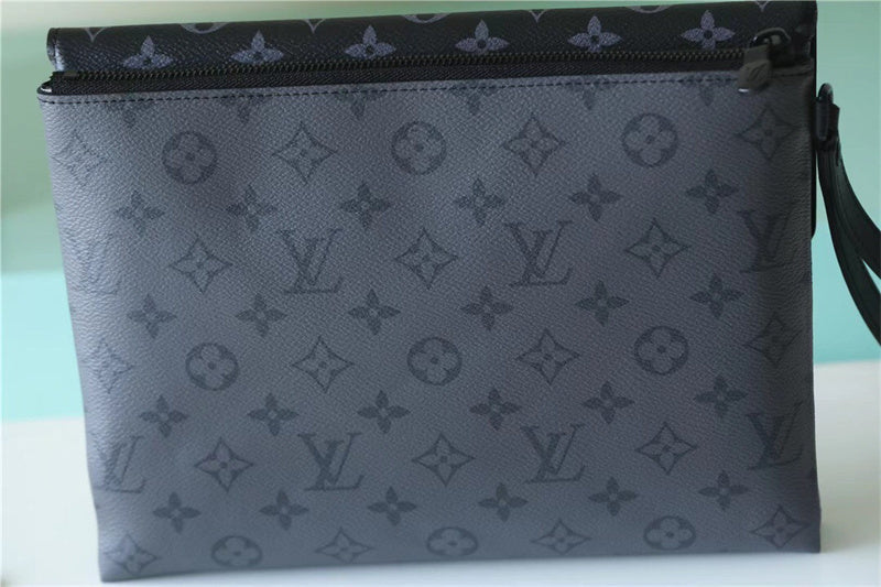  Elegant top-handle bag carried on shoulder