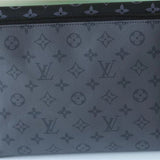  Elegant top-handle bag carried on shoulder