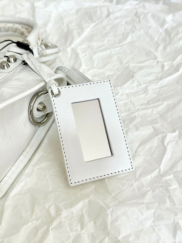 Zivas Charm Signature Style Statement Handbag (Elevated Daily Companion) – Detail View