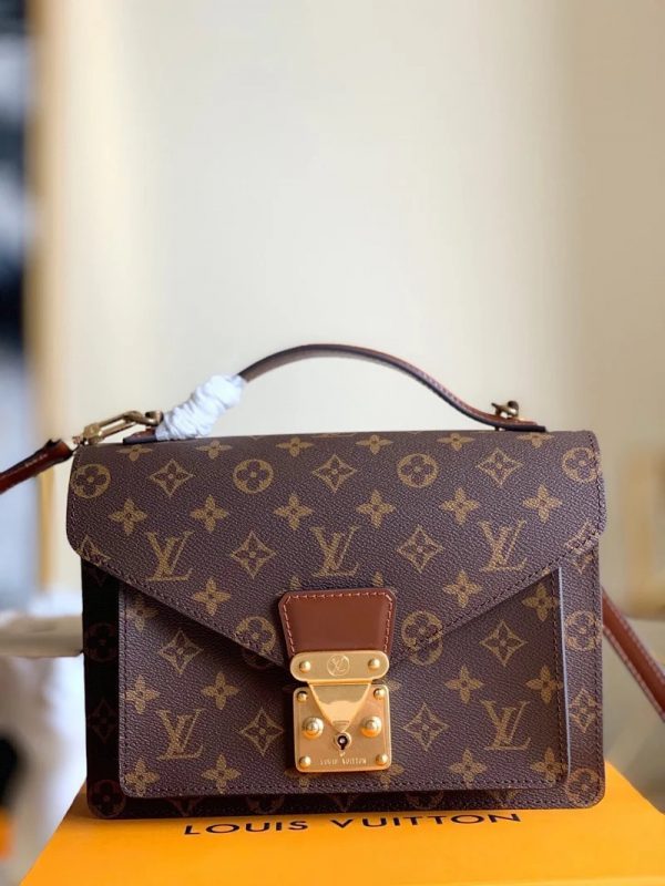 Handle and strap detail of everyday-luxe sleek women's handbag – women's everyday handbag