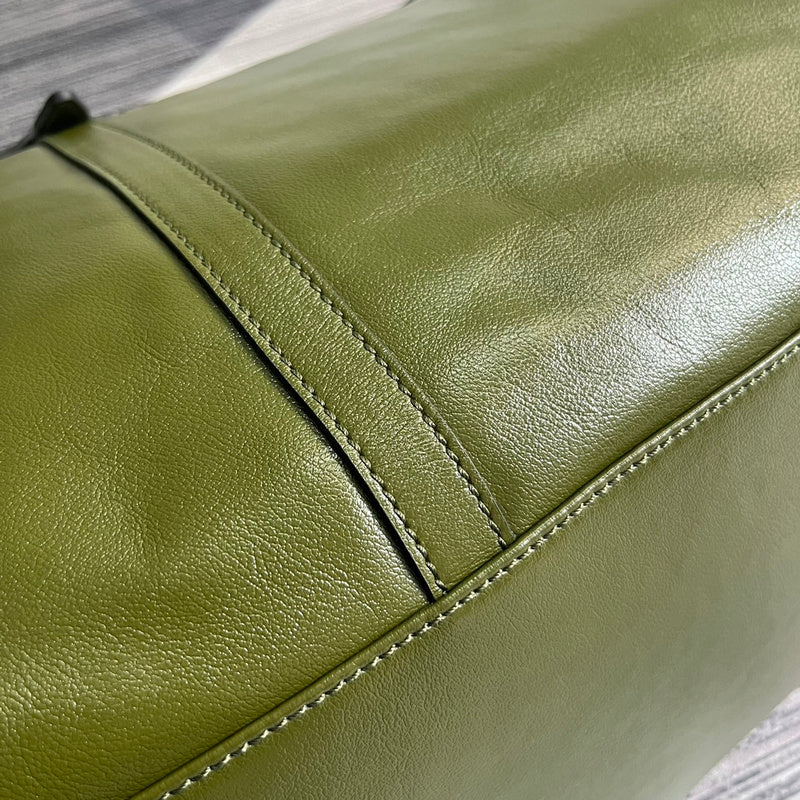 Close-up detail of everyday-luxe modern women's handbag – women's luxury accessory