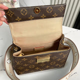  chic everyday bag styled with outfit 18