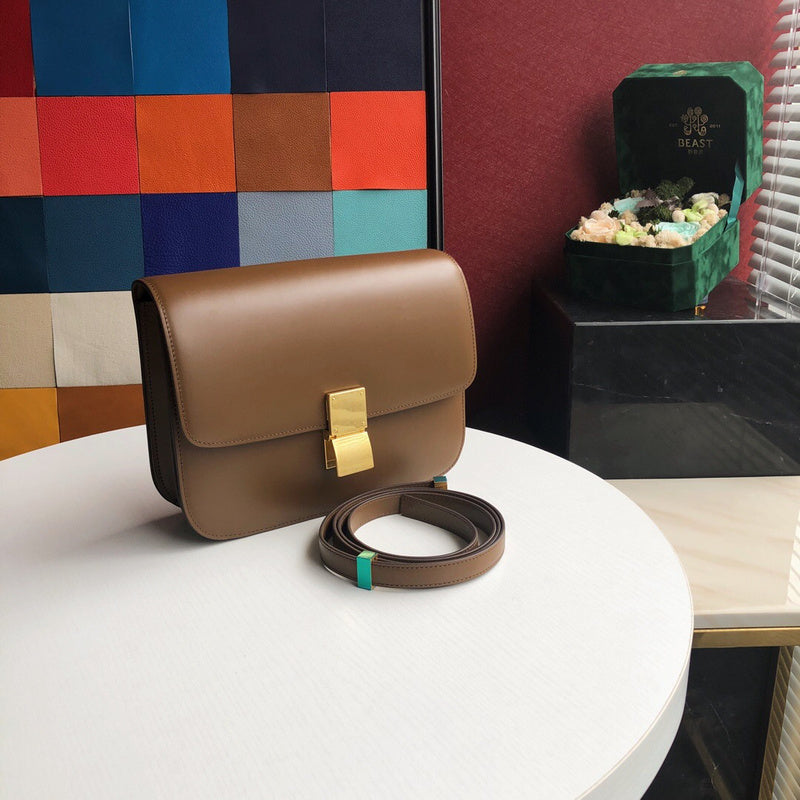 Side profile of statement modern women's handbag – women's luxury handbag