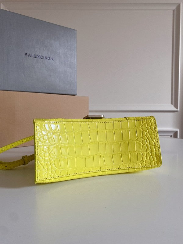 Zivas Charm Timeless Appeal Premium Handbag (Designer-Inspired Craftsmanship) – Back View