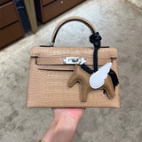  Timeless tote bag front view