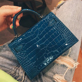  smart shoulder bag detail view showing craftsmanship 8