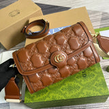 Handle and strap detail of premium statement women's handbag – women's premium purse