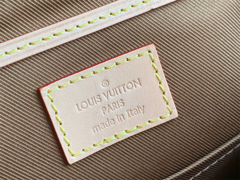 Sophisticated crossbody bag front view 7