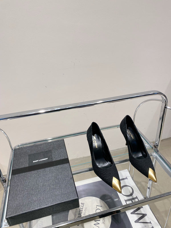 Styling view of Saint Laurent luxury piece style No.002