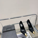 Styling view of Saint Laurent luxury piece style No.002