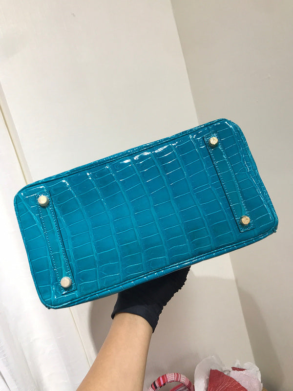 Interior view of understated premium bag