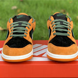 Nike Men's & Women's Premium Low-Top Trainers — Style 061 angle view