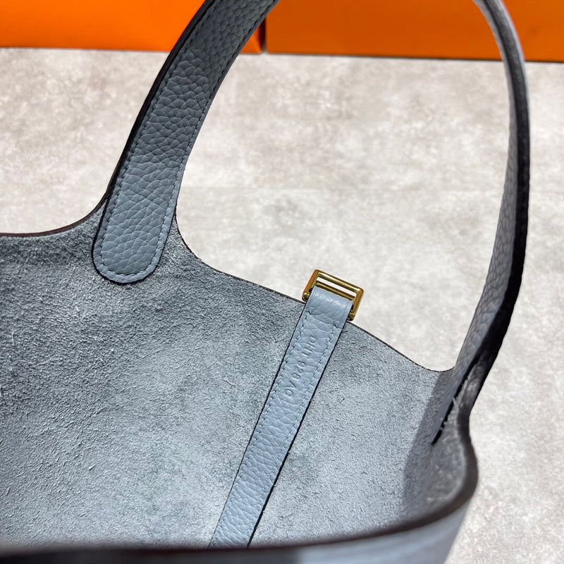 Interior view of streamlined premium bag