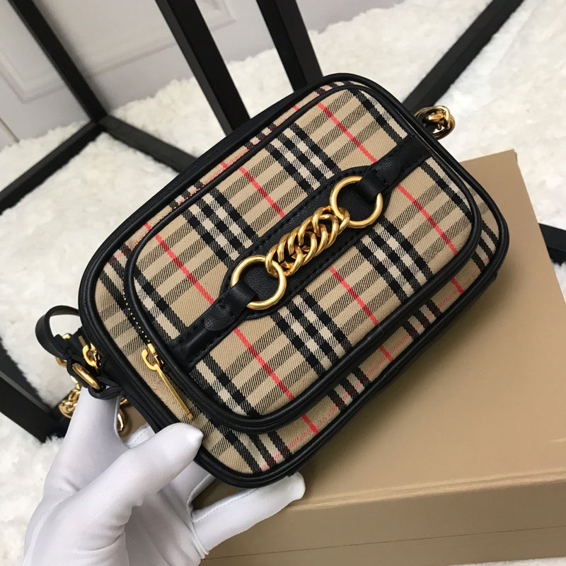 Ziva's Charm handbag – front view (one versatile size)