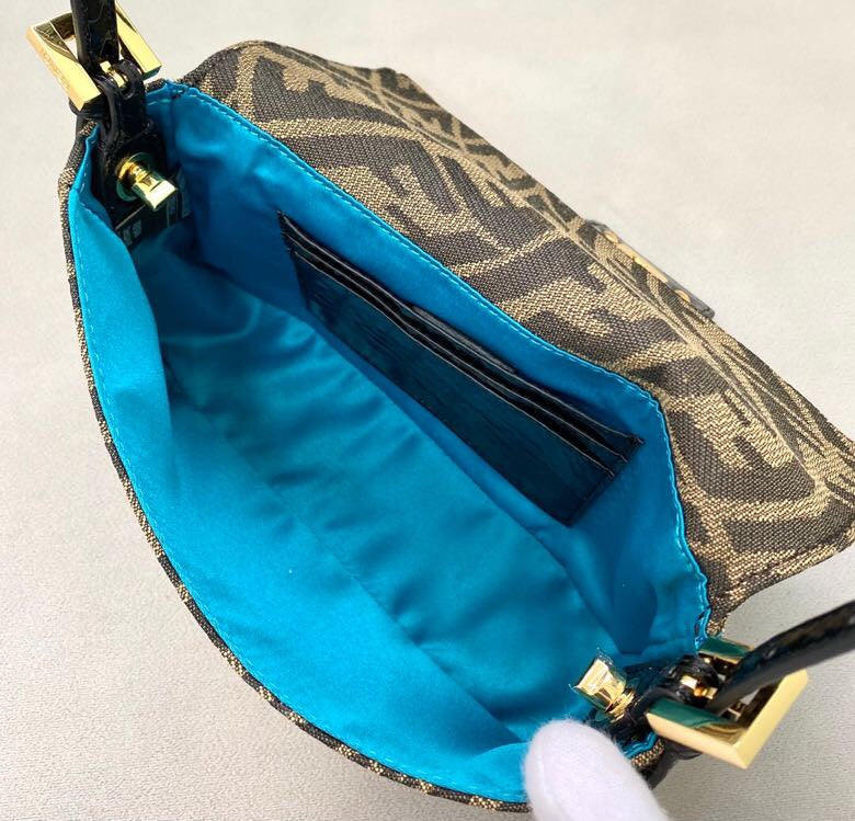 Ziva's Charm handbag – back view (27cm*4cm*13cm)