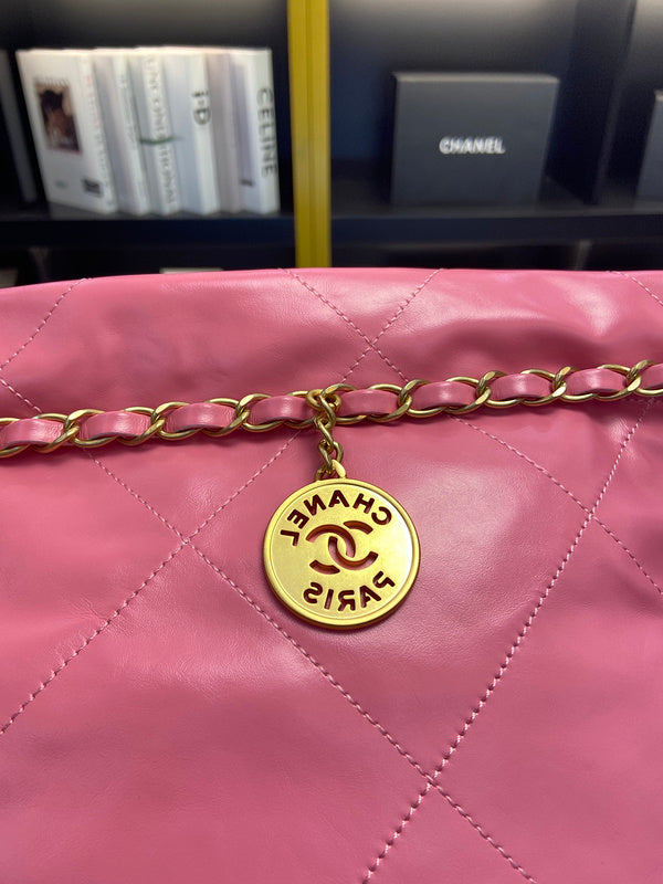  women's handbag, spacious design, view 4