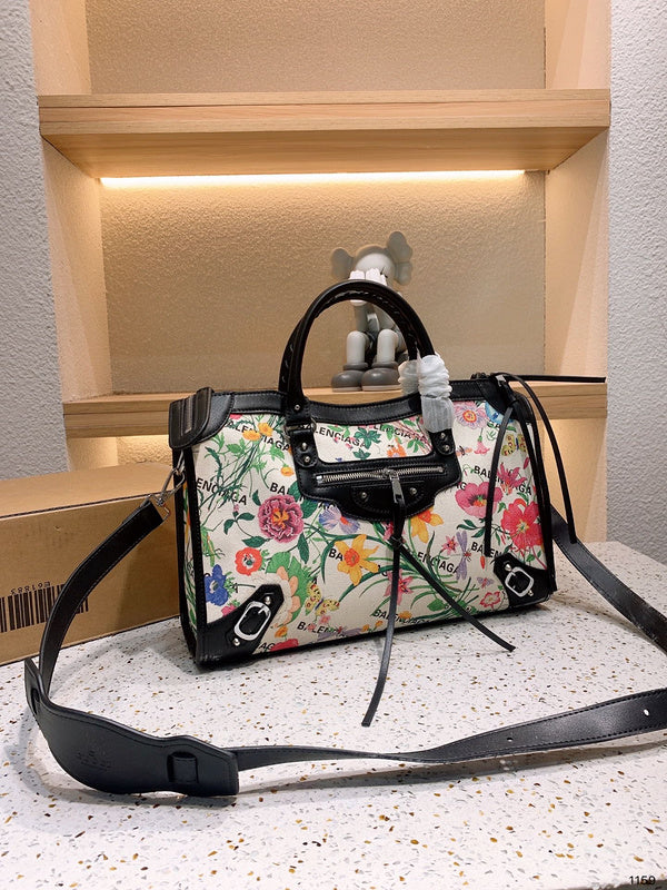 Ziva's Charm handbag – detail view (one versatile size)