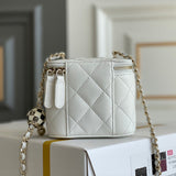 Zivas Charm Versatile Design Designer Handbag (Versatile Style Statement) – Close-Up Detail