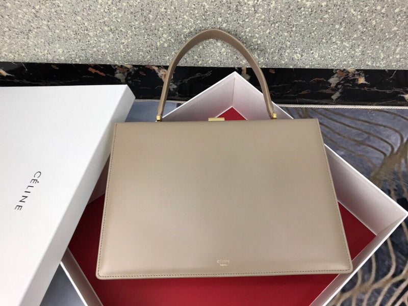 Side profile of refined modern women's handbag – women's designer-style accessory