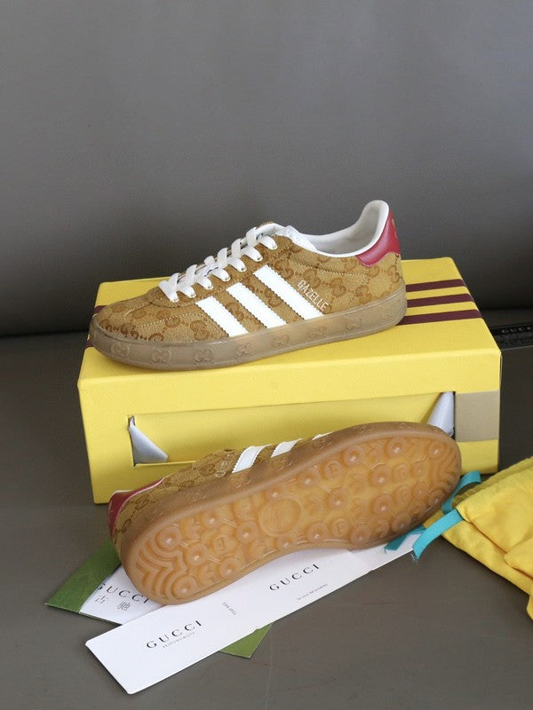 Side profile of Gucci stone beige sneakers padded collar comfort