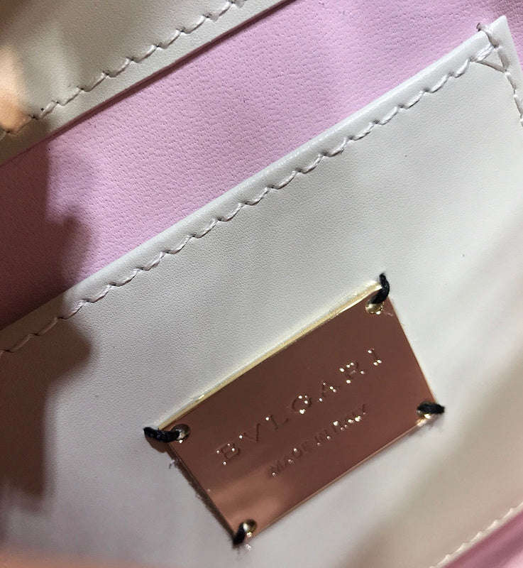 Understated Premium PU Leather Handbag - Everyday Elegance | Women's Fashion Handbag #1775 - hardware and detail close-up (image 5) of designer-inspired handbag