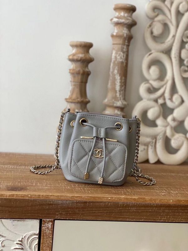  handbag, compact everyday style, image 2