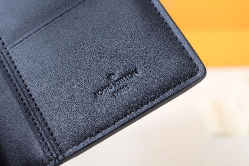 Interior view of signature structured women's handbag – women's everyday handbag