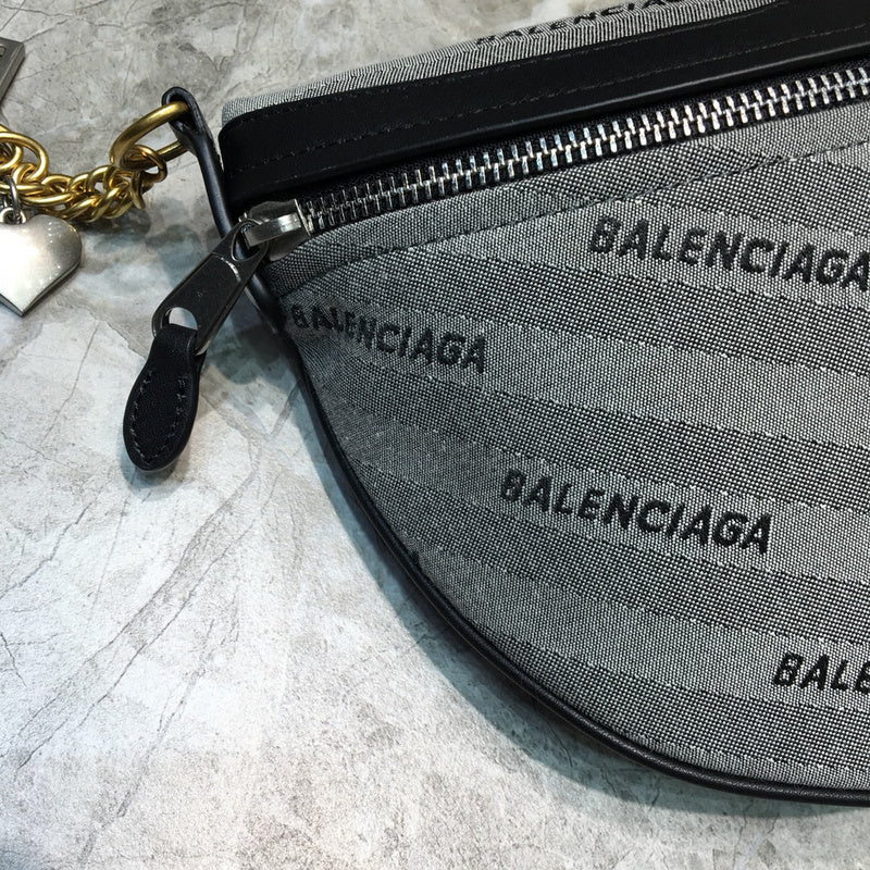 Contemporary Faux Leather Handbag - Versatile Everyday Design | Women's Designer-Inspired Purse #726 - close-up detail shot (image 3) of designer-inspired handbag