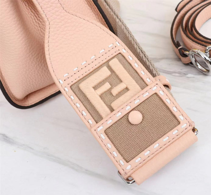 Ziva's Charm handbag – close-up view (Standard Size)