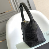 Ziva's Charm handbag – product shot (21cm*17cm*12.5cm)