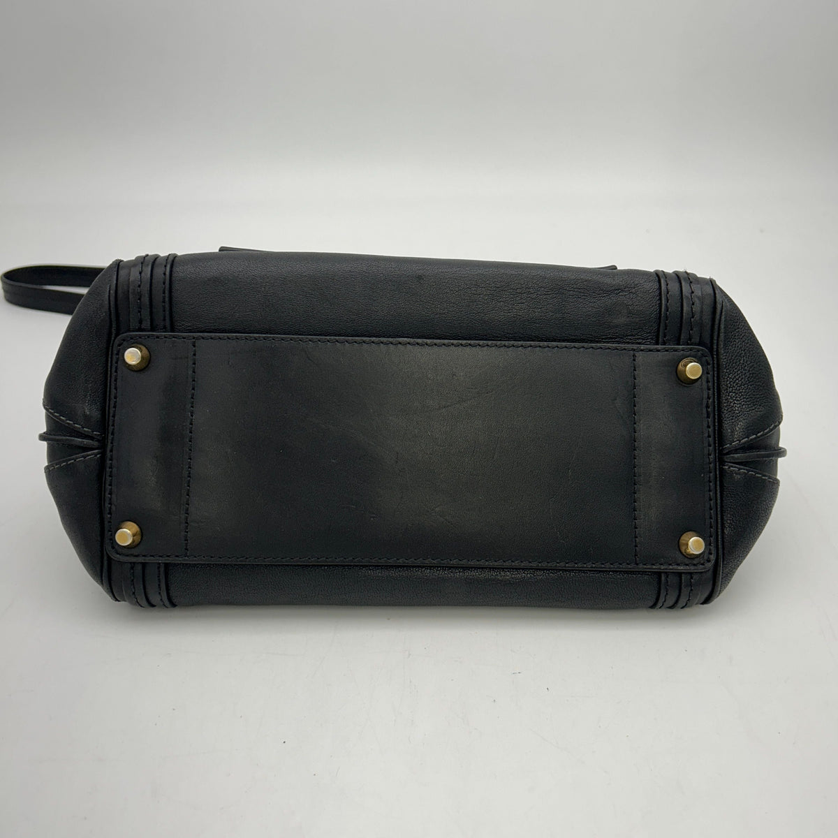 Sorantoria elegant leather Handbag top view