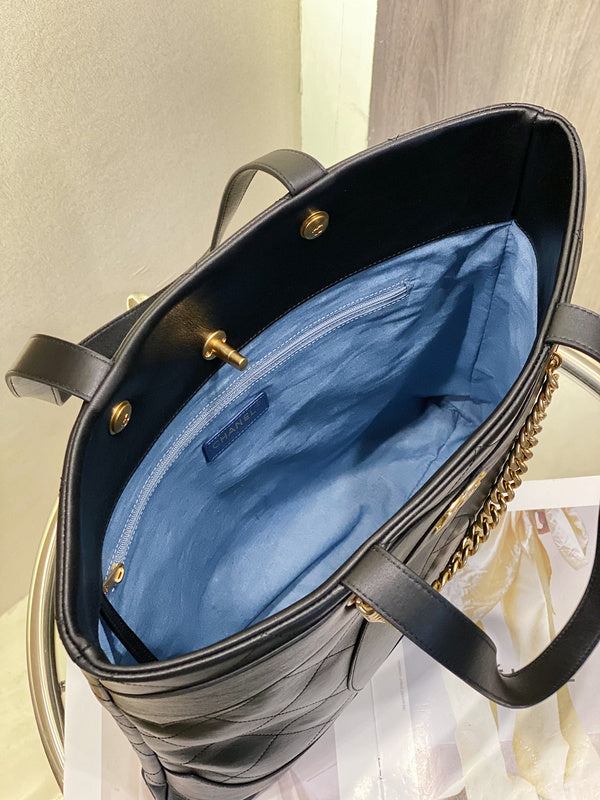  women's handbag, spacious design, view 6