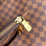 Handle and strap detail of refined structured women's handbag – women's premium purse