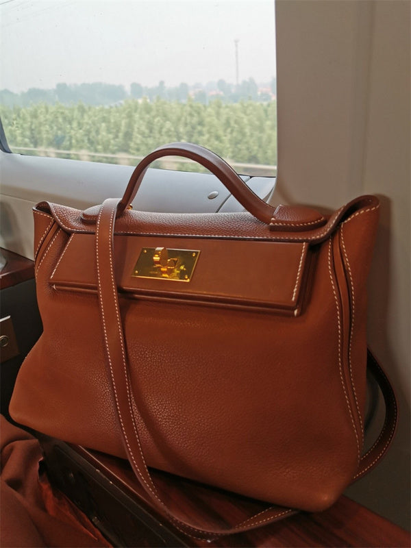  Essential tote bag front view