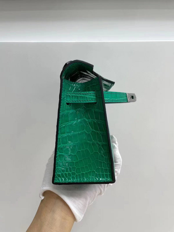 Smart bag shown from front angle