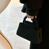  Versatile shoulder bag front view 19
