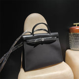  Refined everyday bag front view 19