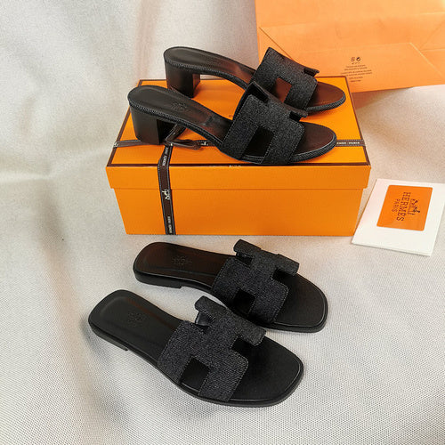Hermes sandals Style 021 - true-to-life color detail