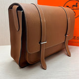  Elegant handbag carried on shoulder
