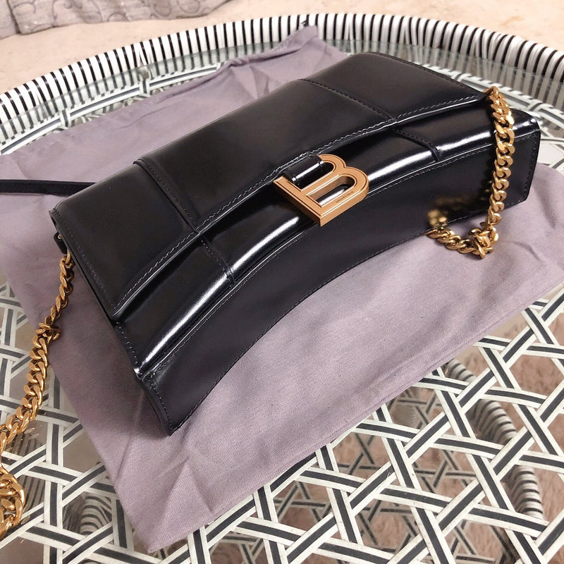 Handle and strap detail of signature elevated women's handbag – women's designer-style accessory