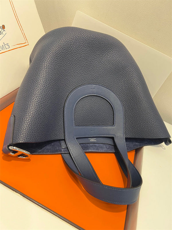  satchel interior and compartment view