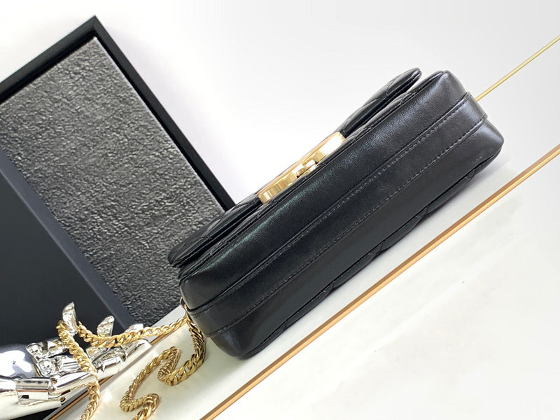  versatile purse view 10