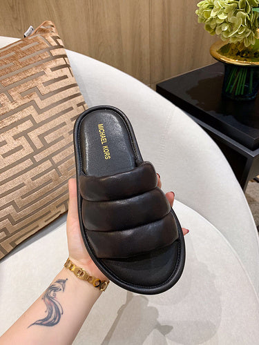 Balenciaga sandals Style 116 - texture and material detail