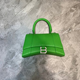 Chic Premium PU Leather Handbag - Signature Hardware Accents | Women's Premium Handbag #606 - close-up detail shot (image 3) of designer-inspired handbag