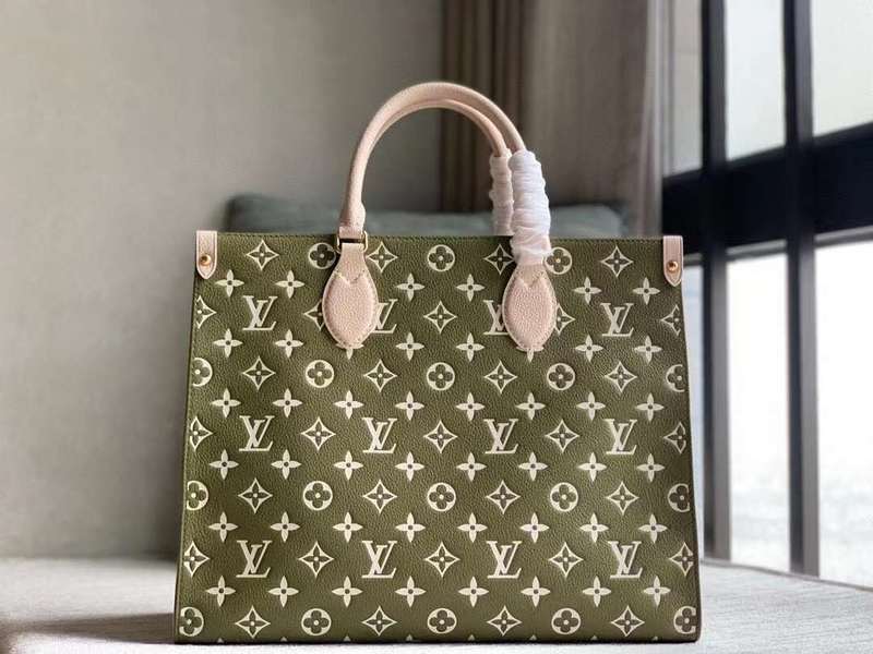 Interior view of statement chic women's handbag – women's everyday handbag