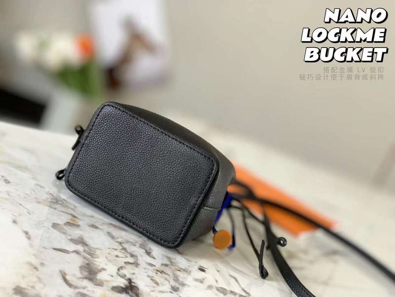Interior view of everyday-luxe signature women's handbag – women's luxury accessory